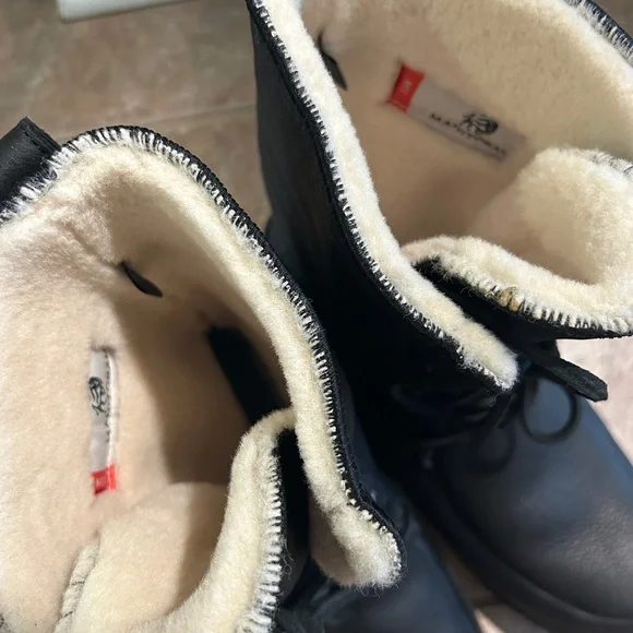 Black Waterproof Rain & Snow Boots with Insulation - Picture 2 of 5